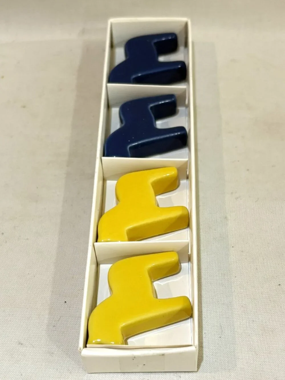 IKEA SNABBAKAT Pottery Dalla Horse Chopstick Rest Set of 4 NIB Blue Yellow